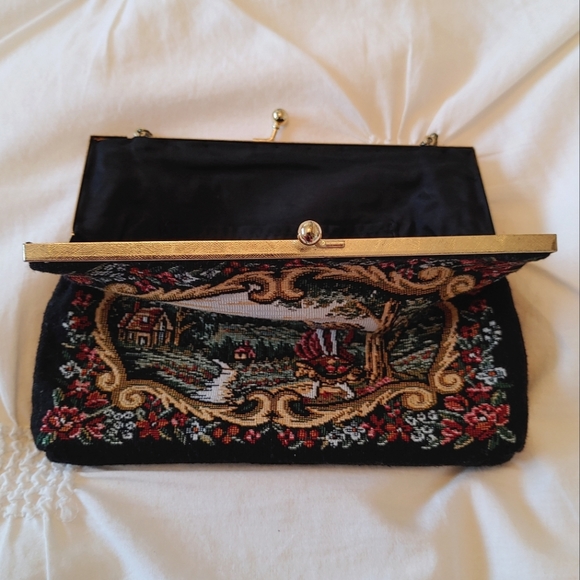 Du-Val vintage girl & scenery tapestry purse with snake chain Hong Kong - Picture 16 of 16